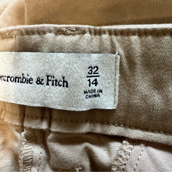 NWT - Women’s Abercrombie and Fitch Khaki Straight Leg Trousers - Size 32 - Picture 7 of 9